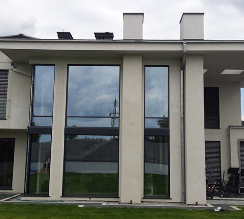 Okna-aluminiowe-adrzwi-zaluzje-wewnętrzne-Rolex-Zielona-Gora